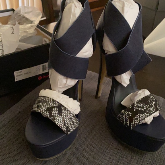 Michael Antonio Hells- Midnight Snake - Picture 2 of 6